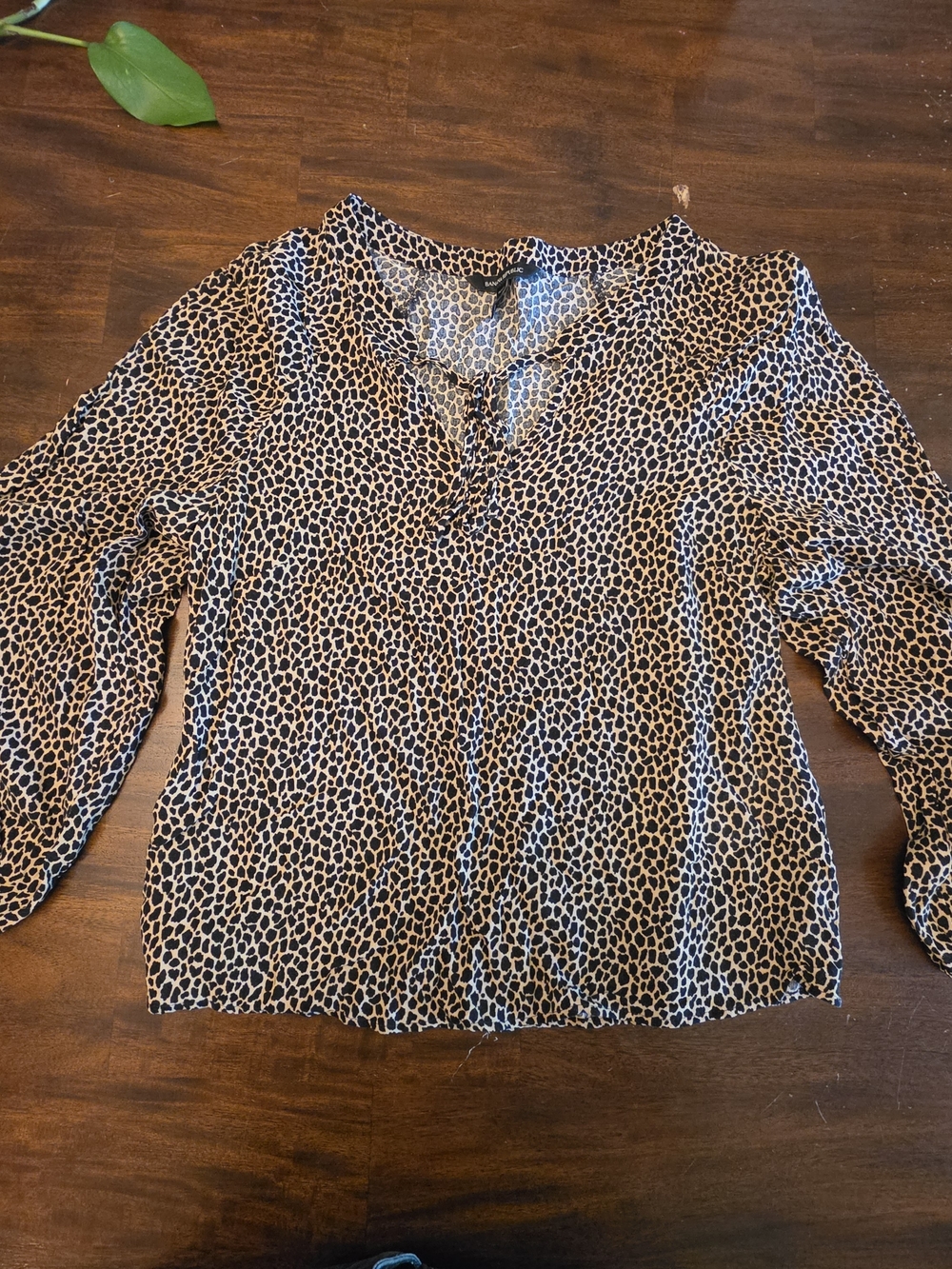 Banana Republic Leopard Print Long Sleeve Blouse Petite XS